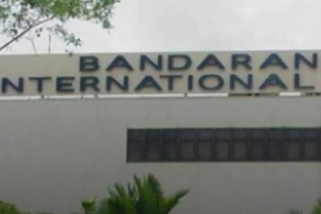 ගෝඨා එන වෙලාවට එයාර්පෝර්ට් එකට යන්න බැරිවුන දුකට ගම්පහ අයෙකු බිරිඳට බත් මුට්ටියෙන් ගහලා..?