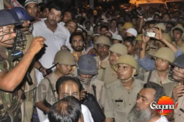 ඉන්දියාවම කැළඹෙයි, කෝටියක් මරන්න මිනිස් බෝම්බ වාහන 34ක තියපු බවට වට්සැප් පණිවුඩයක්