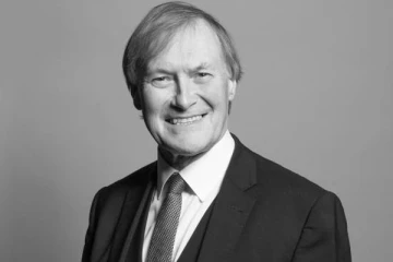 கத்தியால் குத்தப்பட்ட பிரித்தானியா எம்.பி சிகிச்சை பலனின்றி மரணம்! தொகுதி மக்களுடனான கூட்டத்தின் போது நடந்த பயங்கரம்