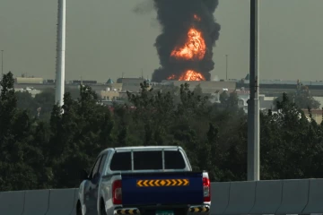 கத்தாரை தொடர்ந்து குவைத் மீது ஈரான் ஆக்ரோசமான தாக்குதல் ; பற்றி எரியும் வளைகுடா!
