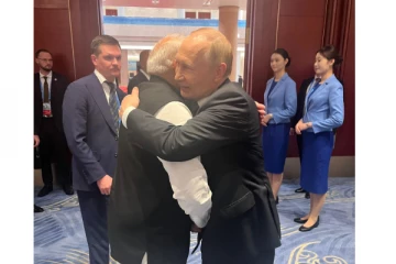 சீனா சென்றுள்ள இந்திய பிரதமர் மோடியைக் கட்டியணைத்த புடின்: சில சுவாரஸ்ய தகவல்கள்