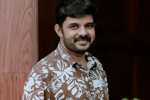 ஹோட்டல் அறையில் இறந்து கிடந்த நடிகர்.. அதிர்ச்சியில் திரையுலகம் | Actor Kalabhavan Navas Died In Hotel Room