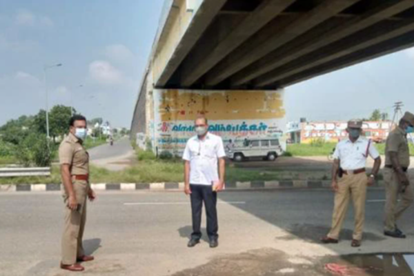 அடையாளம் தெரியாத வானம் மோதி மோட்டர் வாகன ஆய்வாளர் - தமிழ்நாடு