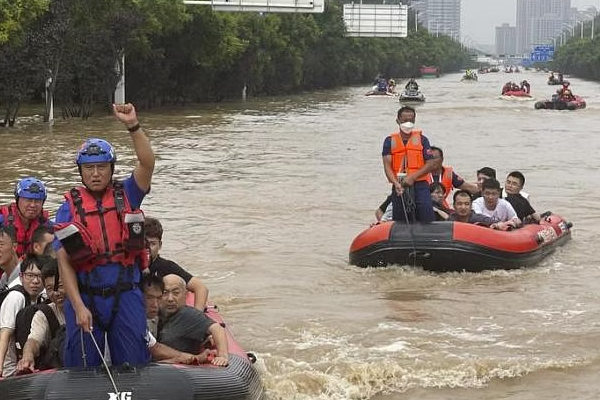 சீனாவில் 140 ஆண்டுகளில் இல்லாத அளவிற்கு கொட்டித்தீர்த்த மழை! | In China It Rained More Than In 140 Years