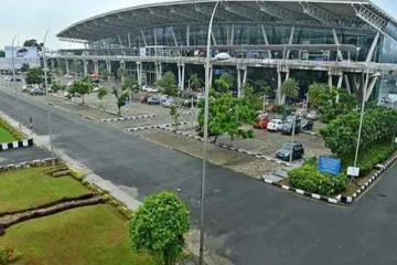 சென்னை விமான நிலையத்தில் இரு இலங்கையர்கள் திடீரென மயங்கி விழுந்து மரணம்