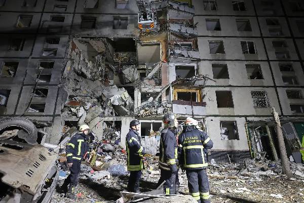 பேரழிவை ஏற்படுத்தும் Glide வெடிகுண்டுகளைத் தயாரித்துக் குவிக்கும் ரஷ்யா | Russia Manufacture Glide Bombs பேரழிவை ஏற்படுத்தும் Glide வெடிகுண்டுகளைத் தயாரித்துக் குவிக்கும் ரஷ்யா | Russia Manufacture Glide Bombs