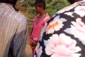 பெண் வேடமணிந்து குழந்தை கடத்தல்: தர்ம அடி கொடுத்த கிராம மக்கள்