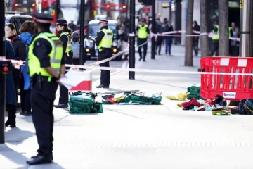 லண்டனில் இடம்பெற்ற கத்திக் குத்து தாக்குதல் - மூவர் வைத்தியசாலையில் அனுமதி