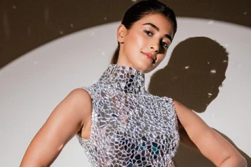 பூஜா ஹெக்டேவுக்கு என்னாச்சு..காலில் கட்டுடன் இருக்கும் போட்டோவால் ரசிகர்கள் அதிர்ச்சி