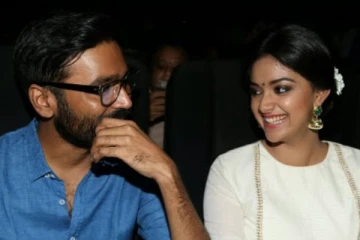 பிரபல மலையாள நடிகைருடன் இணைந்த நடிகை கீர்த்தி சுரேஷ்.. வெளிவந்த படப்பிடிப்பு போட்டோ