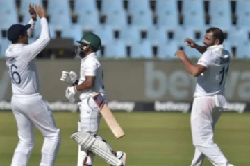 செஞ்சுரியன் போட்டியில், தென் ஆப்பிரிக்க பேட்ஸ்மேன்களை சும்மா தெறிக்கவிட்ட இந்திய பந்து வீச்சாளர்கள் - ஷமி 5 விக்கெட்டுகள் எடுத்து அசத்தல்!