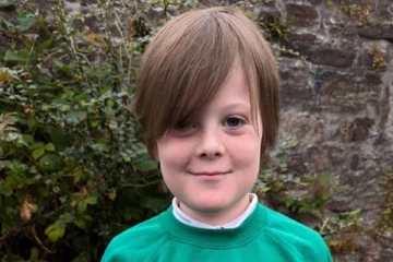 பிரித்தானியாவில் சடலமாக மீட்கப்பட்ட தாய், மகன்: பொலிஸார் விசாரணை தீவிரம்