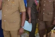 பொது சுகாதார பரிசோதகர்களாக ஆள்மாறாட்டம் ; வர்த்தகரிடம் கைவரிசை