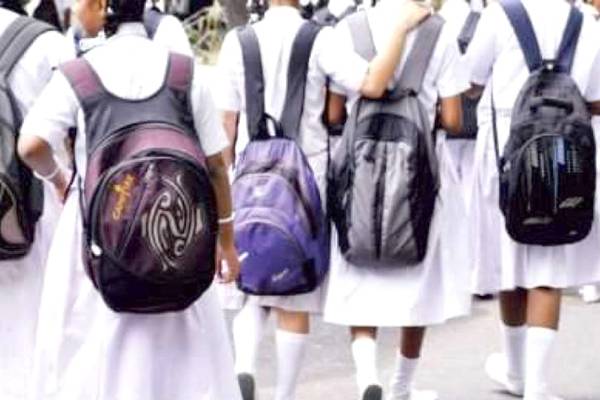 மாணவர்களை ஆட்கொள்ளும் ஐஸ் போதை - பாதிக்கப்பட்ட மாணவியின் பதறவைக்கும் வாக்குமூலம் | Sinister Act Takes Place Secretly School Children