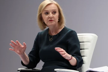 பிரித்தானிய பிரதமரால் திரும்ப பெறப்பட்ட பொருளாதார கொள்கை