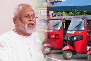 ஊர்காவற்றுறை முச்சக்கரவண்டி சாரதிகளினால் அமைச்சர் டக்ளஸிடம் கோரிக்கை