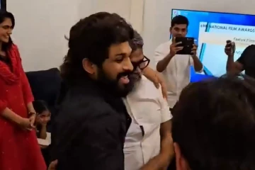 புஷ்பாவுக்கு விருது.. கண்ணீர் விட்டு கதறிய இயக்குனர்! - வைரல் வீடியோ