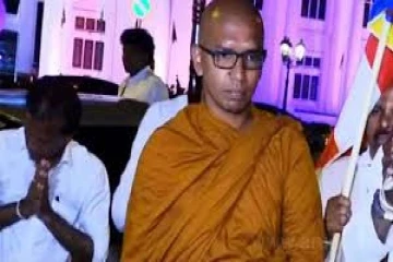 மீண்டும் சத்தியா கிரகத்தில் இணைந்தார் கஸ்ஸப தேரர்