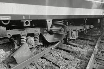 தடம்புரண்டது உடரட்டமெனிக்கே