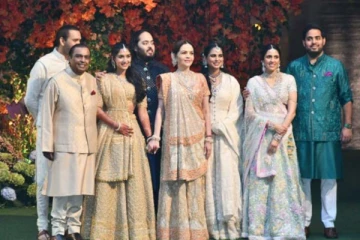 ஆனந்த் அம்பானியின் நிச்சயதார்த்த மோதிரத்தை கொண்டு வந்த விருந்தினர் யார் தெரியுமா? வைரல் காணொளி இதோ