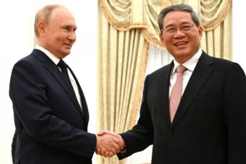 பல ஆண்டுகளாக எதிர்பார்க்கிறோம்: சீன பிரதமரை வரவேற்ற புடின்