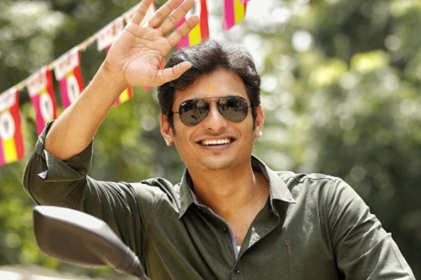 இந்த புகைப்படத்தில் இருக்கும் சிறுவன் தமிழ் சினிமாவின் சிறந்த நடிகர்களில் ஒருவர்? அது யார் தெரியுமா | Popular Actor Childhood Photo