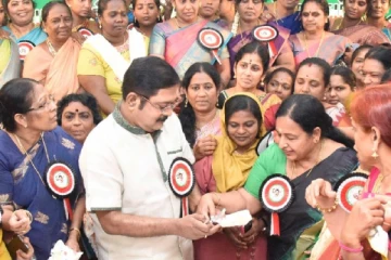 என்னுடைய முதலாளியே என் மனைவியும் மகளும்தான் : டிடிவி தினகரன்