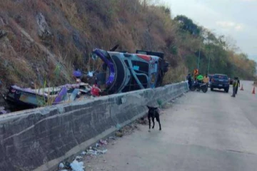 தாய்லாந்தில் பேருந்து விபத்தில் 18 பேர் பலி