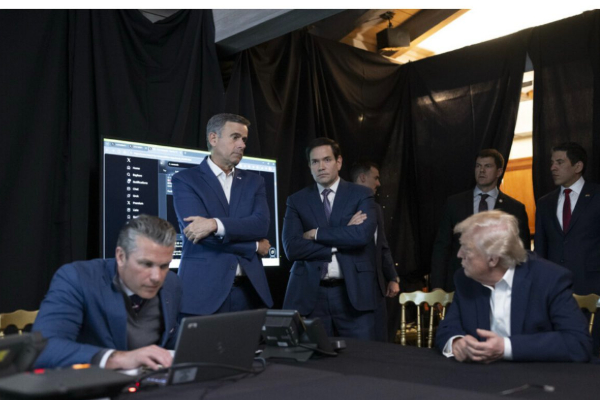 கைவிலங்குடன் அமெரிக்க தளத்தில் கால்பதித்த மதுரோ | Maduro Sets Foot On American Soil In Handcuffs