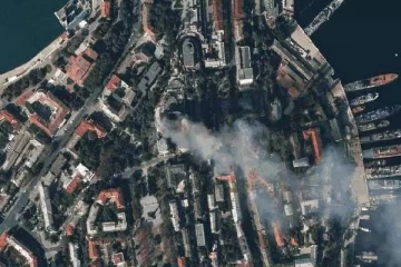 கிரீமியாவில் உள்ள ரஷ்ய கடற்படை தளம் மீது உக்ரைன் ஏவுகணை தாக்குதல்