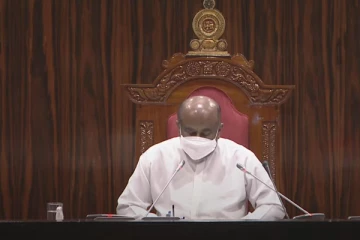 நாடாளுமன்றில் குழப்பம்! மே 17வரை அமர்வுகளை ஒத்திவைப்பதாக சபாநாயகர் அறிவிப்பு!