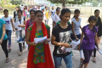 நாடு முழுவதும் இன்று நீட் தேர்வு : தமிழகத்திலிருந்து 1.12 லட்சம் பேர் விண்ணப்பம்