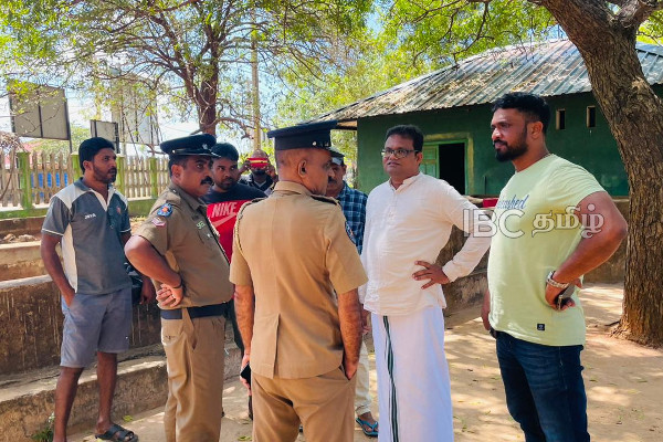 தமிழர் தாயகப் பகுதியில் புதிதாக முளைத்த புத்தர் சிலையால் பரபரப்பு! | Jaffna Achchuveli Buddhist Army Police Nilavarai