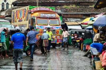 கொழும்பில் திடீரென மூடப்படும் கடைகள் - உரிமையாளர்கள் கடும் அதிருப்தி