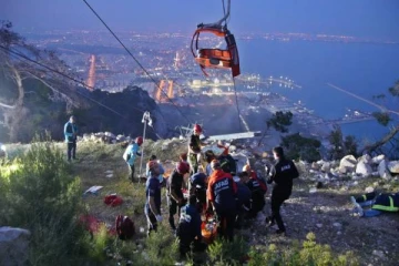 மலை உச்சியில் அறுந்த கேபிள் கார்... சிக்கித் தவித்த 174 பேரின் நிலை!