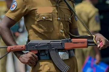 பணியிலிருந்த பொலிஸ் அதிகாரிக்கு நேர்ந்த அசம்பாவிதம்