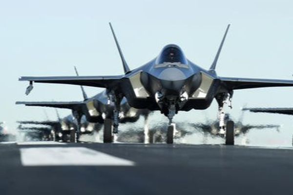 உக்ரைனில் குவியும் ஆயுத தளபாடங்கள் - பல நாடுகள் நேசக்கரம் - ஐபிசி தமிழ்