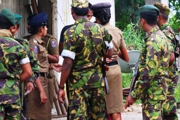 இளம் யுவதி கடத்தல்; இருவரை மடக்கிய பொலிஸார்!