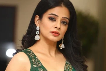 இப்போது இருக்கும் ஹீரோயின்கள் அந்த மாதிரி பன்றாங்க.. நடிகை பிரியாமணி ஓபன் டாக்