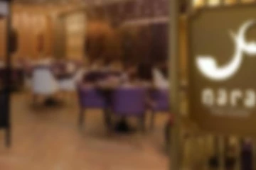 கொழும்பில் கர்ப்பிணி மனைவியுடன் பிரபல உணவகத்திற்கு சென்றவருக்கு காத்திருந்த அதிர்ச்சி