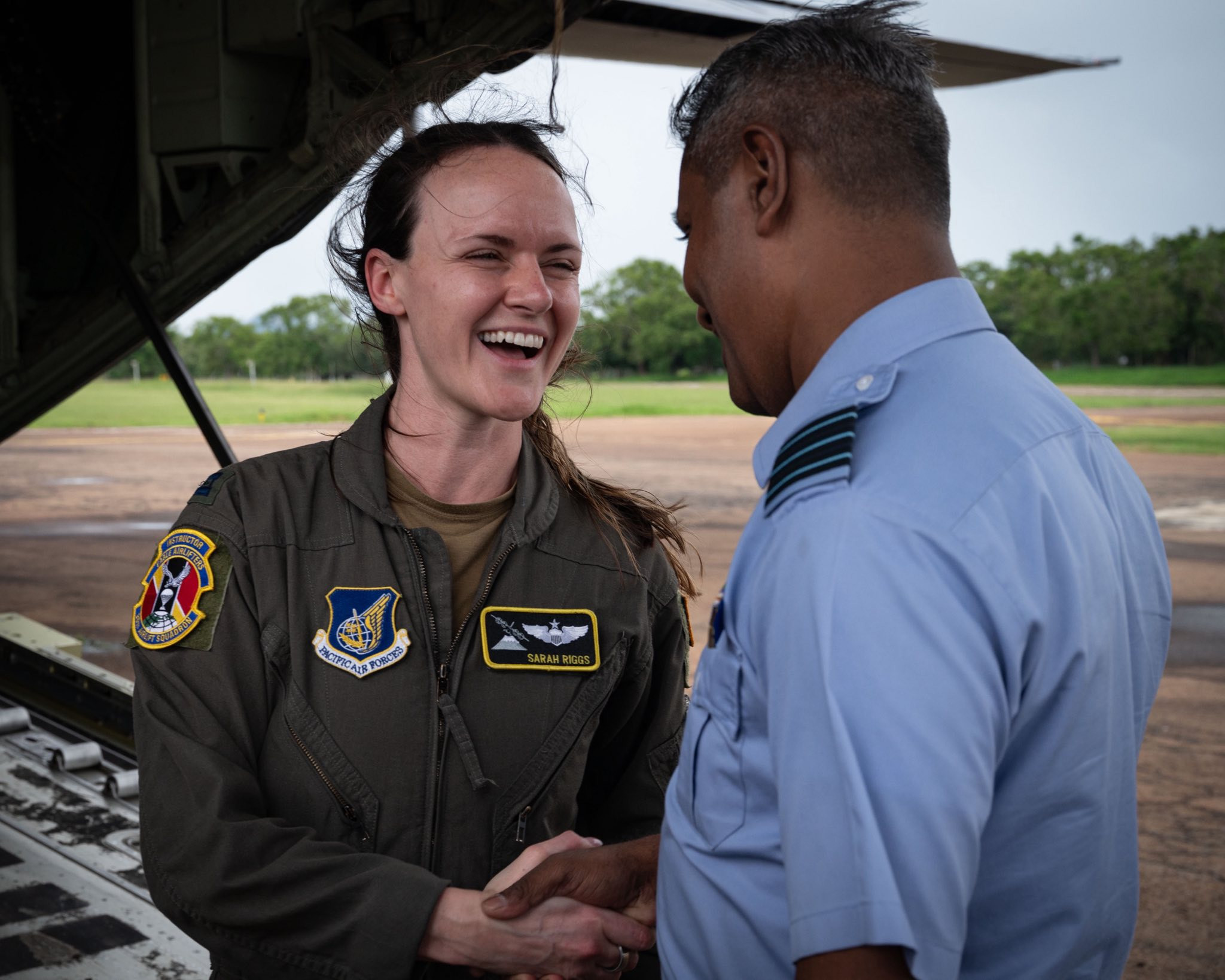 பேரிடரின் போது யாழில் தரையிறங்கிய C-130J விமானத்தின் பெண் விமானி 6 Gallery