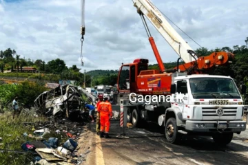බස් රථයක ටයරයක් පුපුරා යයි..38ක් මරු කැඳවූ බිහිසුණු අනතුර මෙන්න.(PHOTOS)