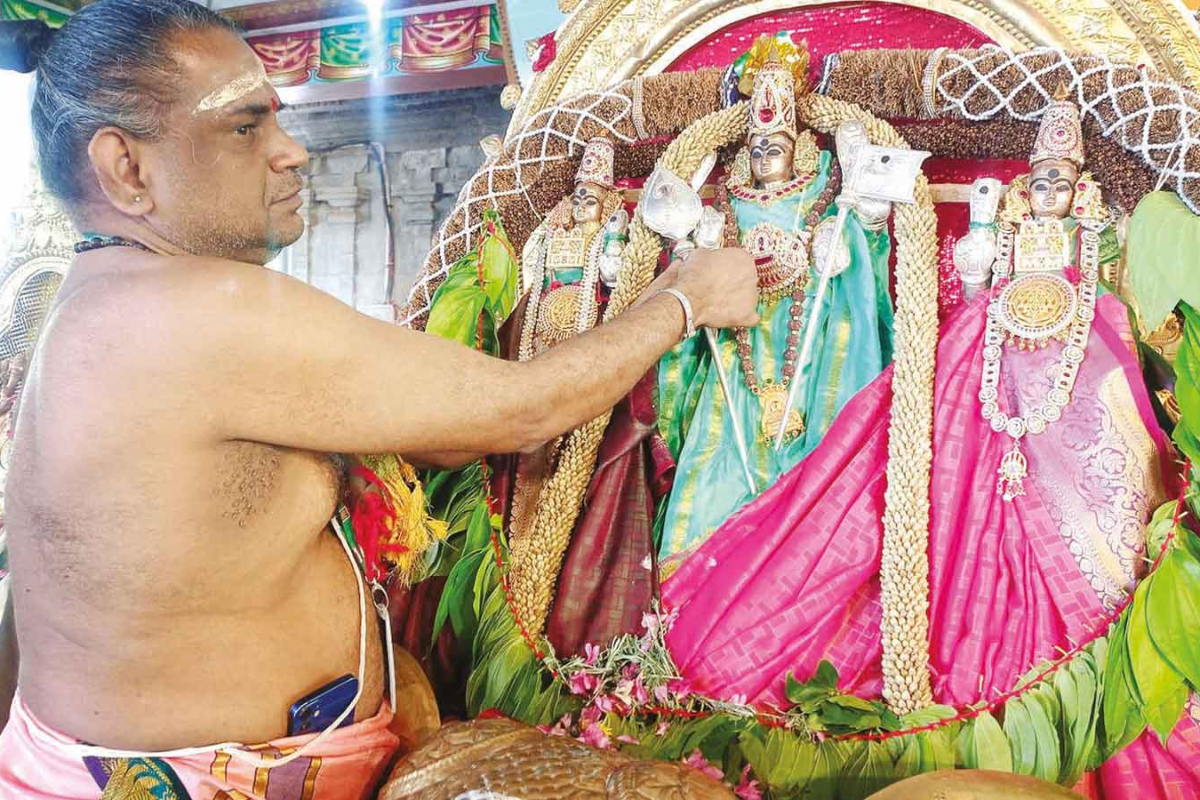 மருதமலை முருகன் கோவிலுக்கு போறீங்களா.. இதை தெரிந்து கொள்ளுங்கள் | Mobiles Are Not Allowed In Marudhamalai Temple