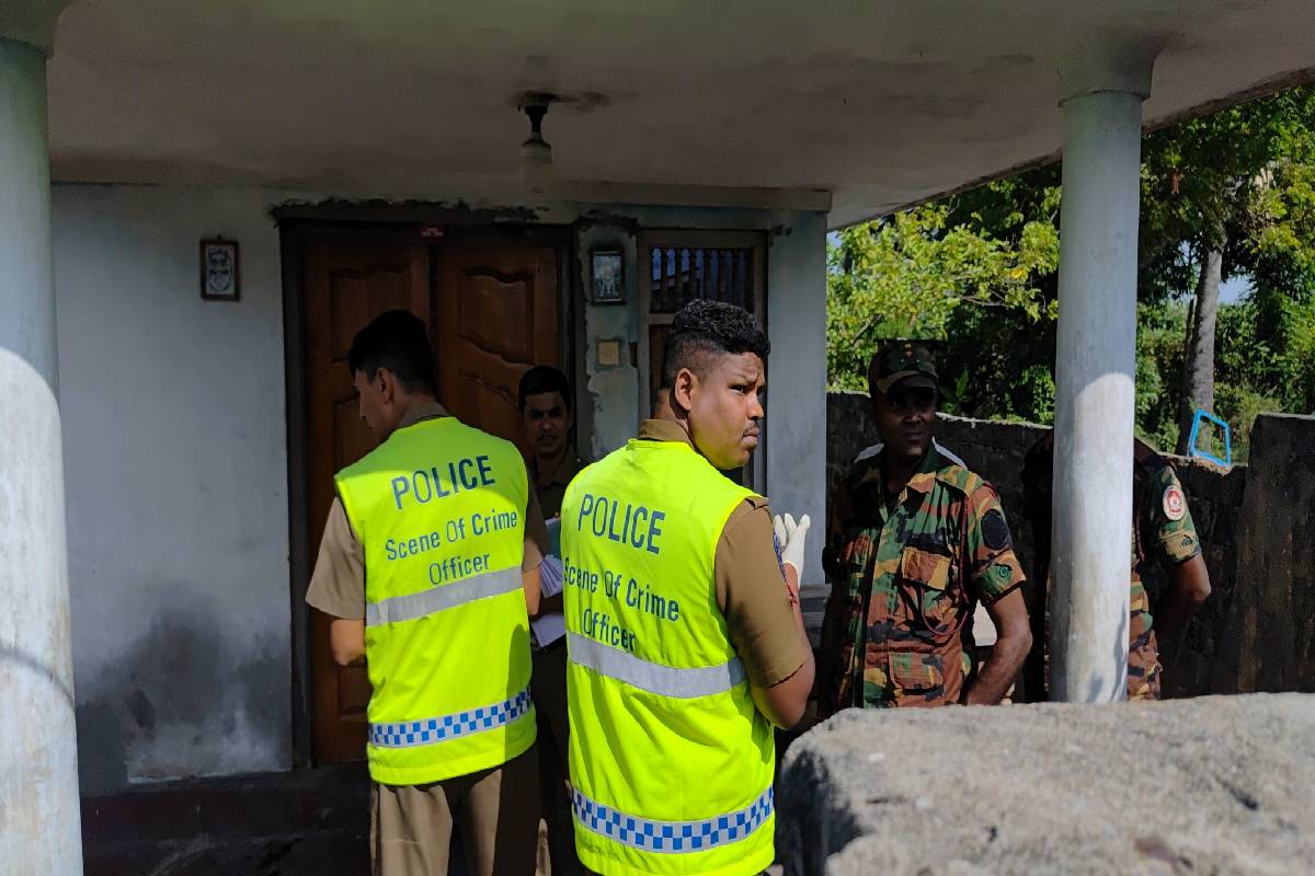 யாழில் தீயில் கருகிய நிலையில் வயோதிப பெண் சடலமாக மீட்பு | Elderly Woman S Body Recovered From Fire In Jaffna