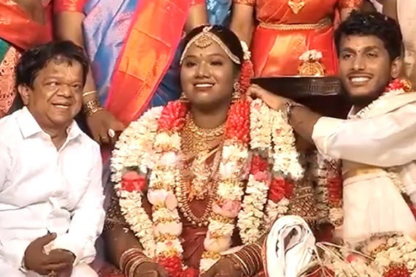 கிங்காங் வீட்டு திருமணம்... வராத வடிவேலு வைத்த மொய் எவ்வளவு தெரியுமா? | Actor King Kong Daughter Marriage Vadivelu Gift