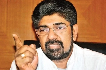 மூன்றாம் தர ஊடகவியலாளர்கள் எவரும் ஊடக அமைச்சில் பதிவு செய்யப்படவில்லை - கெஹெலிய