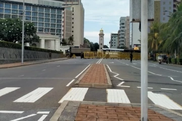 அலரிமாளிகையை சுற்றி பலத்த பாதுகாப்பு: கொழும்பில் மக்கள் மீது பலப்பிரயோகமா..! (Video)