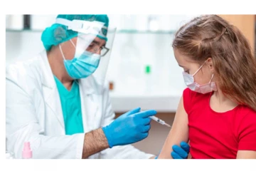 12 முதல் 15 வயதுள்ள குழந்தைகளுக்கு எந்த கொரோனா தடுப்பூசி போடலாம்? பிரித்தானியா மருத்துவக் குழு பரிந்துரை