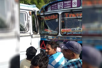 இரு பேருந்துகள் நேருக்கு நேர் மோதி விபத்து 10 பேர் வைத்தியசாலையில் (Photos)