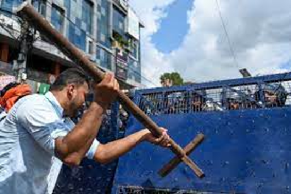 நேபாளத்தில் வேலை நிறுத்தத்தில் குதித்த ஆசிரியர்கள் : மூடப்பட்டன பாடசாலைகள் | A Massive Teacher Strike In Nepal